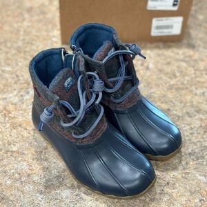 New Girls Sperry Boots